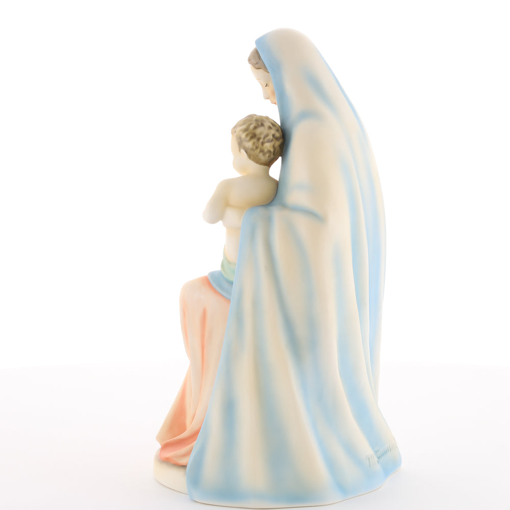HUM 151 - Sitzende Madonna mit Kind