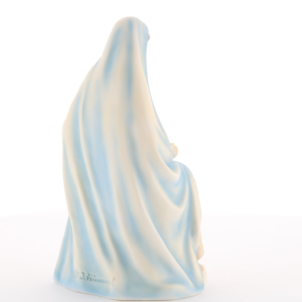 HUM 151 - Sitzende Madonna mit Kind