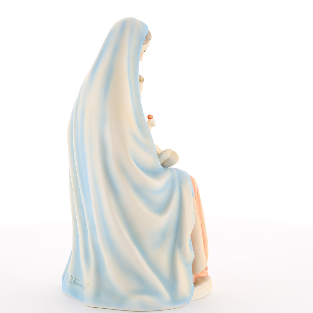 HUM 151 - Sitzende Madonna mit Kind
