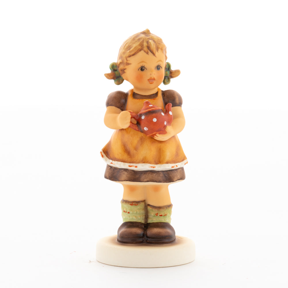 HUM 2411 - Sophie - M.I. Hummel Clubfigur Jahresmitgliedschaft 2020/2021