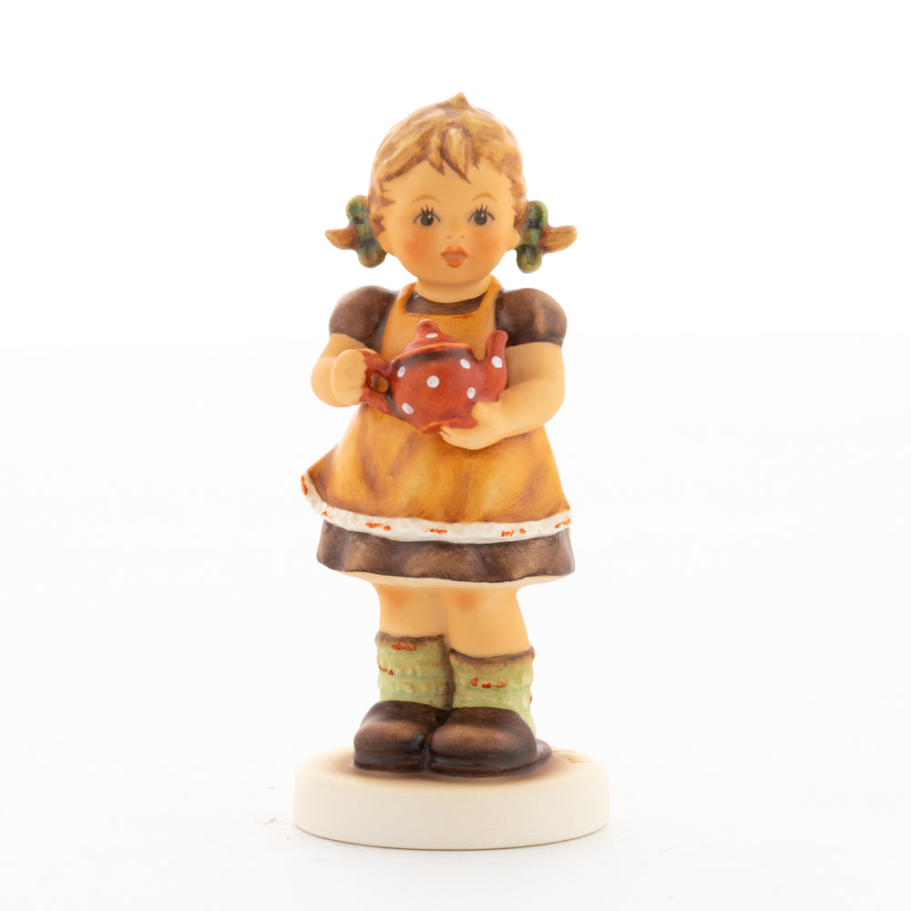 HUM 2411 - Sophie - M.I. Hummel Clubfigur Jahresmitgliedschaft 2020/2021