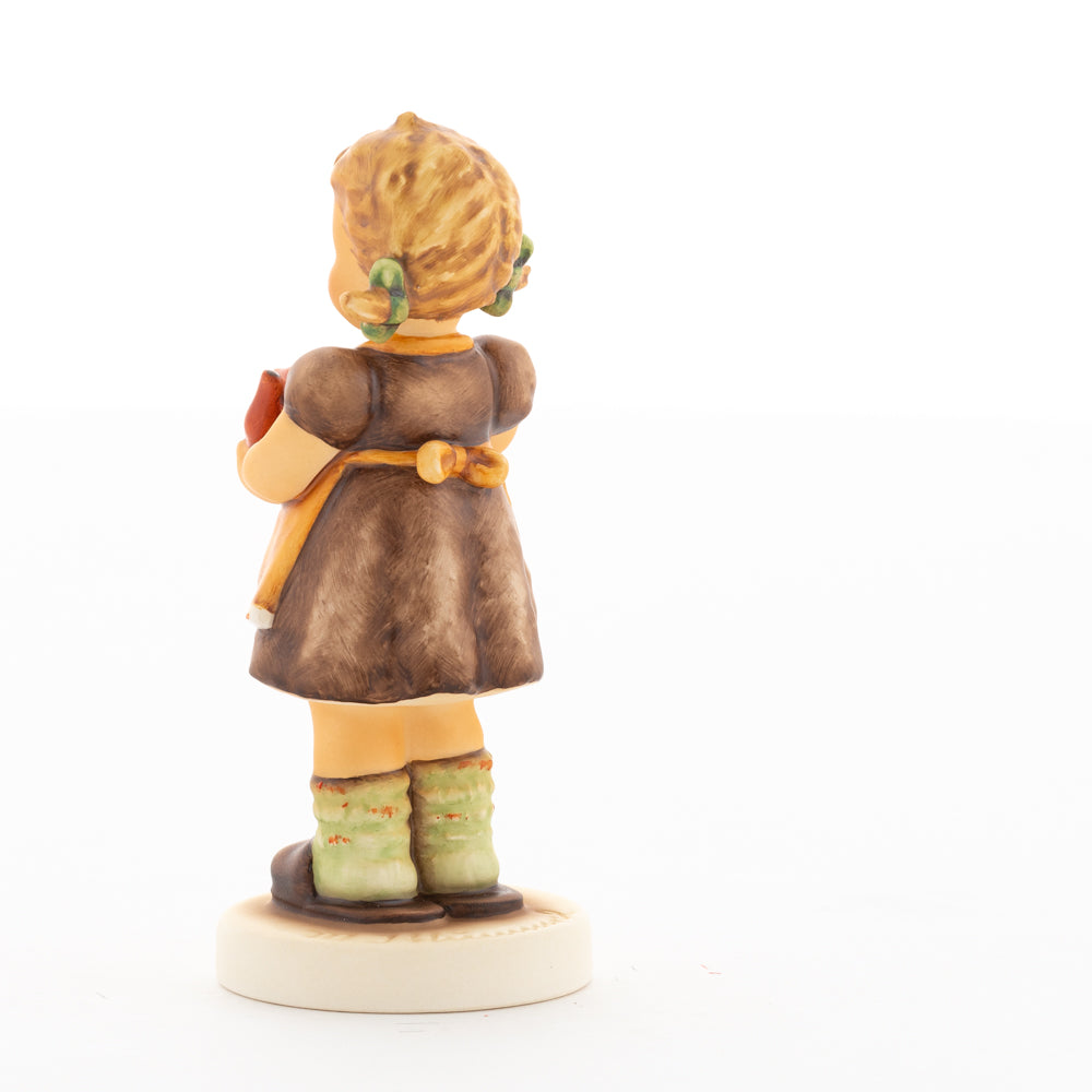 HUM 2411 - Sophie - M.I. Hummel Clubfigur Jahresmitgliedschaft 2020/2021