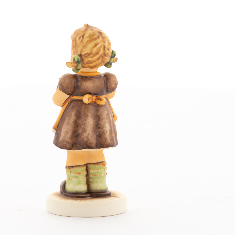 HUM 2411 - Sophie - M.I. Hummel Clubfigur Jahresmitgliedschaft 2020/2021