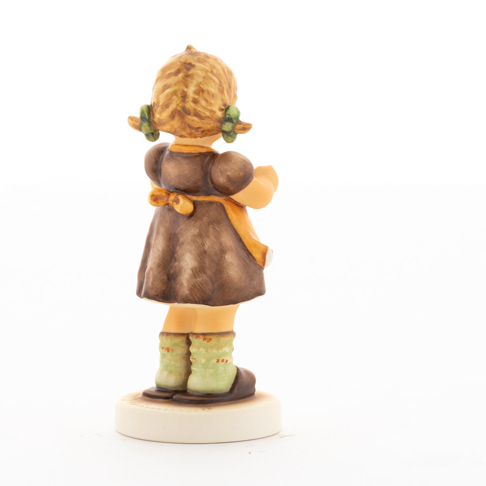 HUM 2411 - Sophie - M.I. Hummel Clubfigur Jahresmitgliedschaft 2020/2021