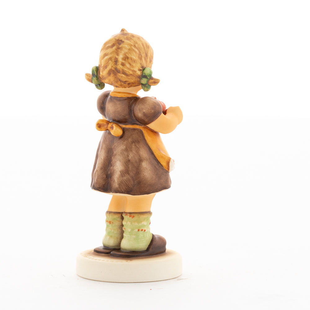 HUM 2411 - Sophie - M.I. Hummel Clubfigur Jahresmitgliedschaft 2020/2021