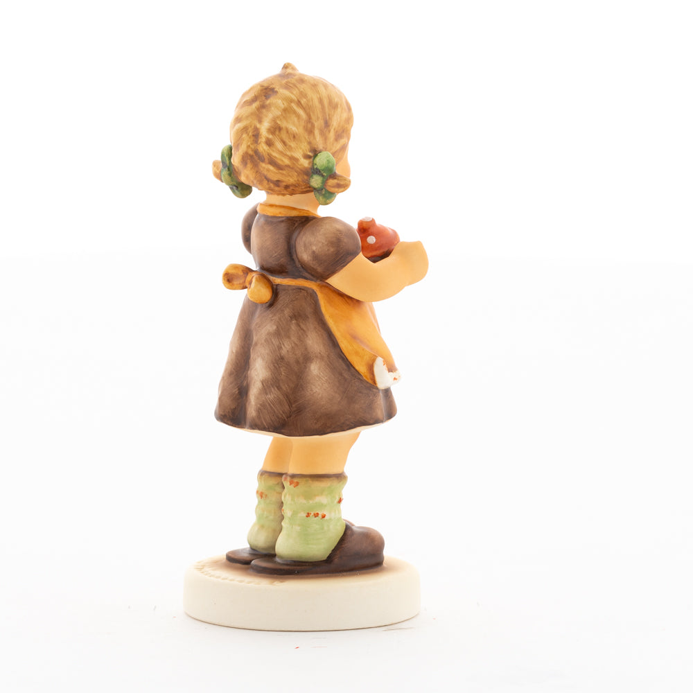 HUM 2411 - Sophie - M.I. Hummel Clubfigur Jahresmitgliedschaft 2020/2021