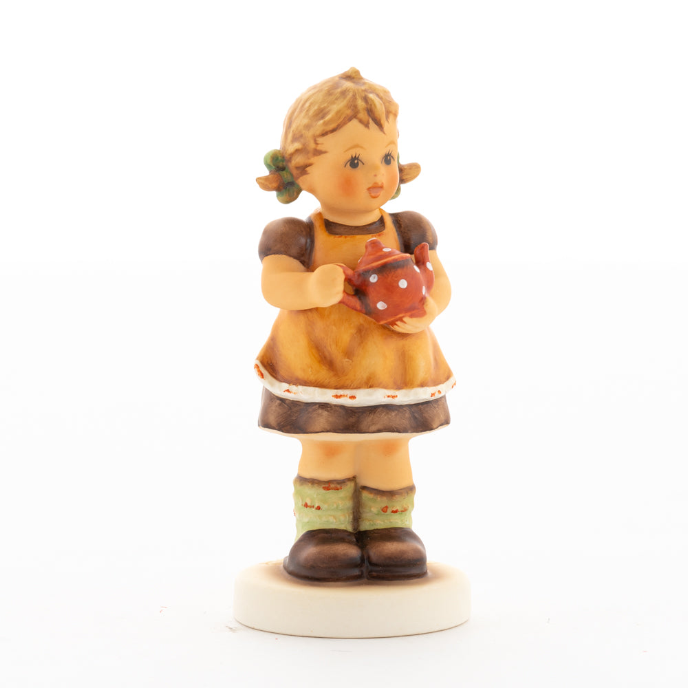 HUM 2411 - Sophie - M.I. Hummel Clubfigur Jahresmitgliedschaft 2020/2021