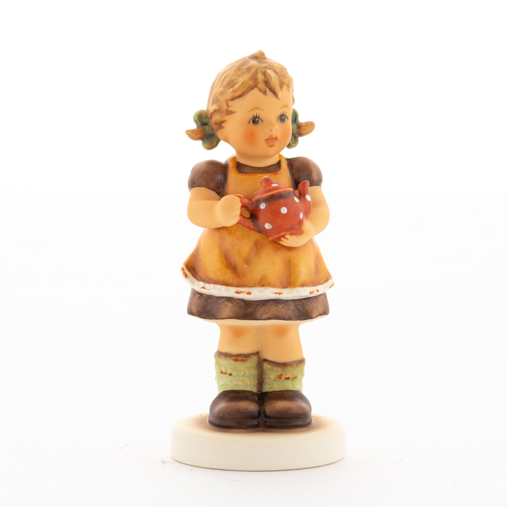 HUM 2411 - Sophie - M.I. Hummel Clubfigur Jahresmitgliedschaft 2020/2021