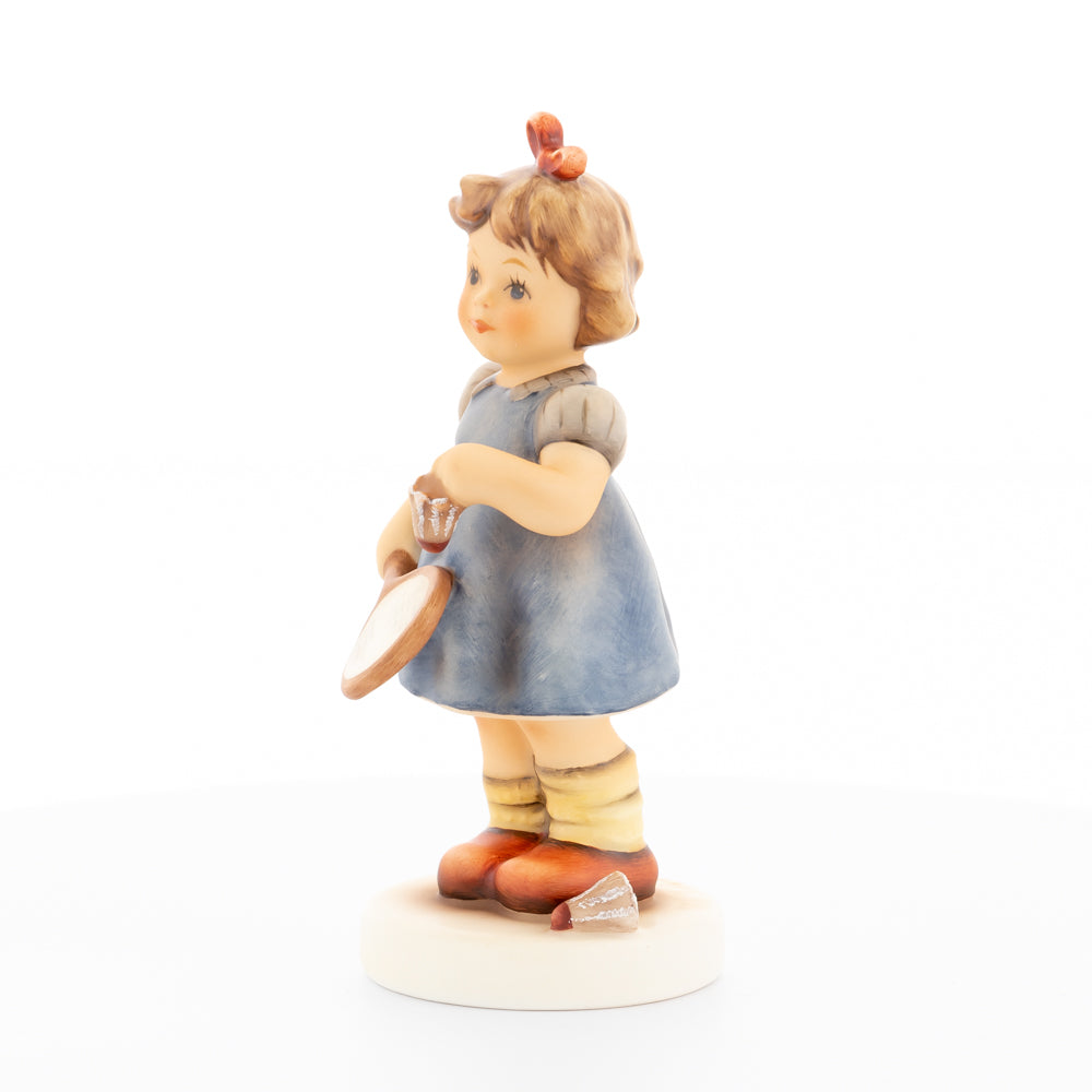 HUM 2442 - Emma - M.I. Hummel Club Zukauffigur 2021/2022