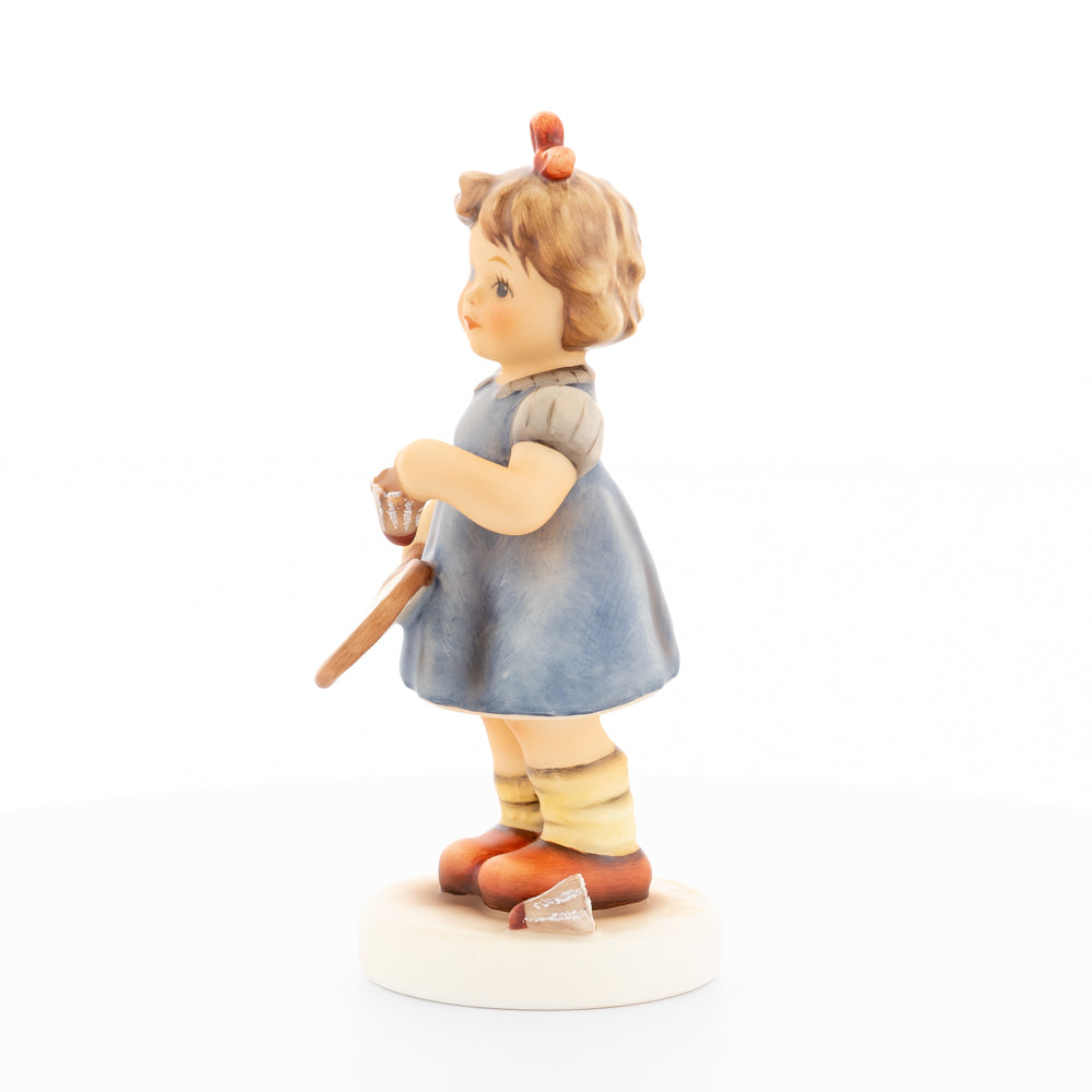 HUM 2442 - Emma - M.I. Hummel Club Zukauffigur 2021/2022
