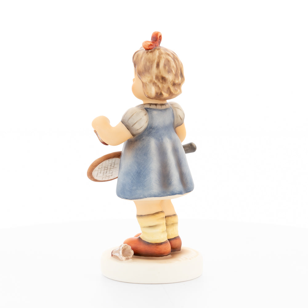HUM 2442 - Emma - M.I. Hummel Club Zukauffigur 2021/2022