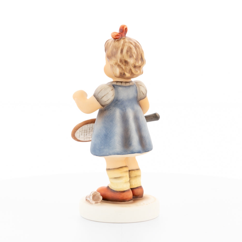 HUM 2442 - Emma - M.I. Hummel Club Zukauffigur 2021/2022