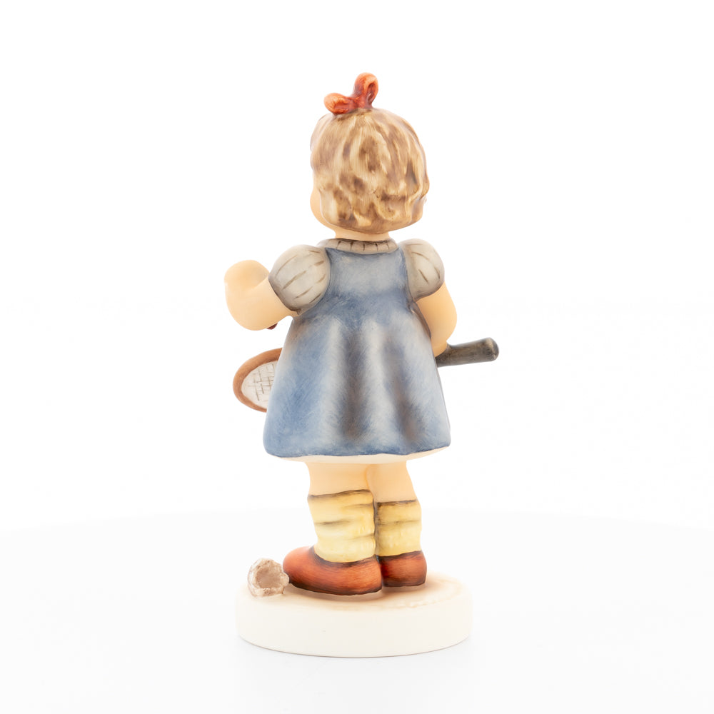HUM 2442 - Emma - M.I. Hummel Club Zukauffigur 2021/2022