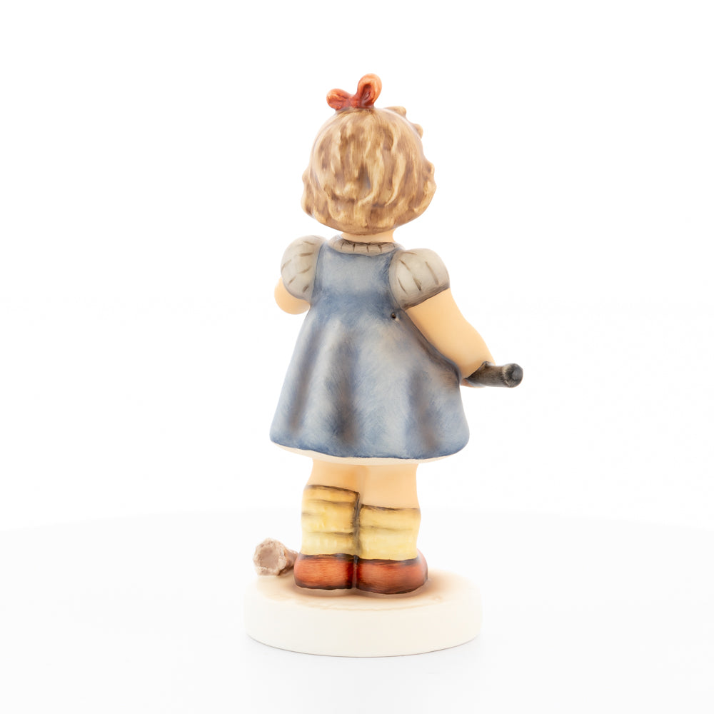 HUM 2442 - Emma - M.I. Hummel Club Zukauffigur 2021/2022