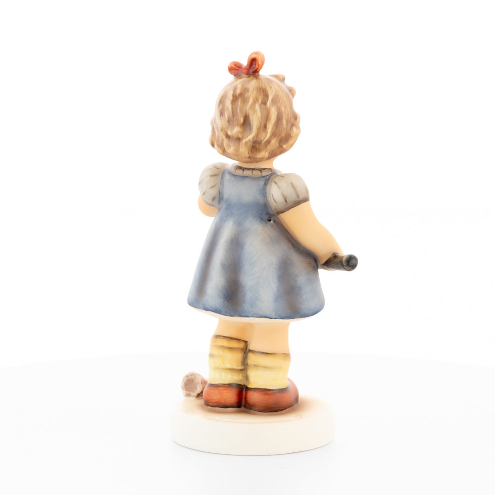 HUM 2442 - Emma - M.I. Hummel Club Zukauffigur 2021/2022