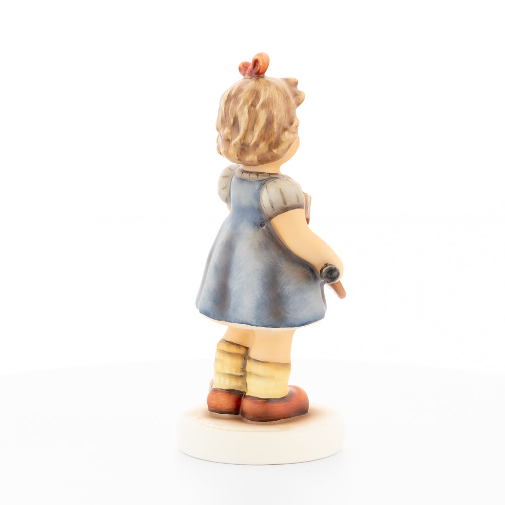 HUM 2442 - Emma - M.I. Hummel Club Zukauffigur 2021/2022