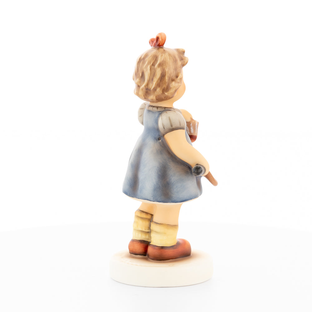 HUM 2442 - Emma - M.I. Hummel Club Zukauffigur 2021/2022
