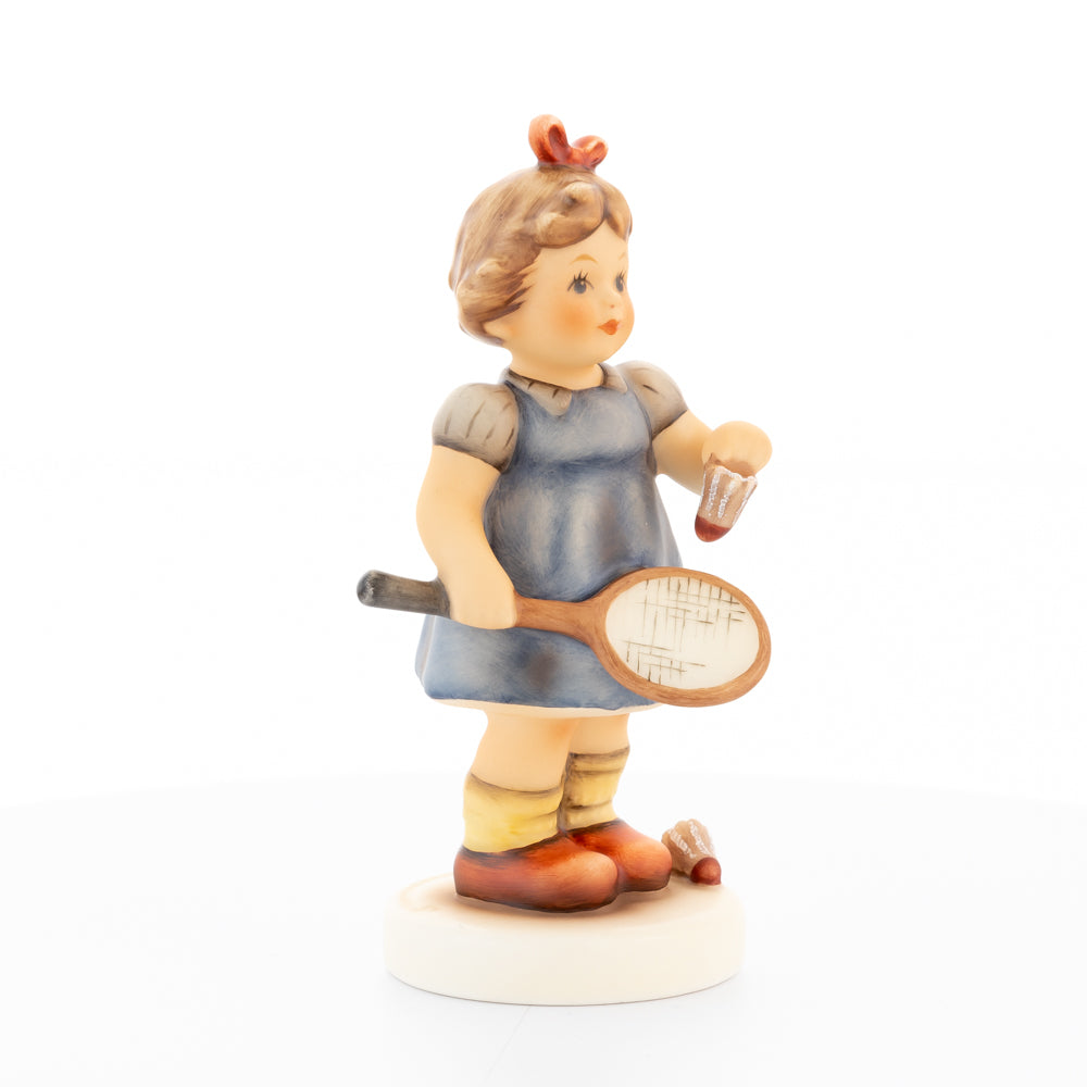 HUM 2442 - Emma - M.I. Hummel Club Zukauffigur 2021/2022