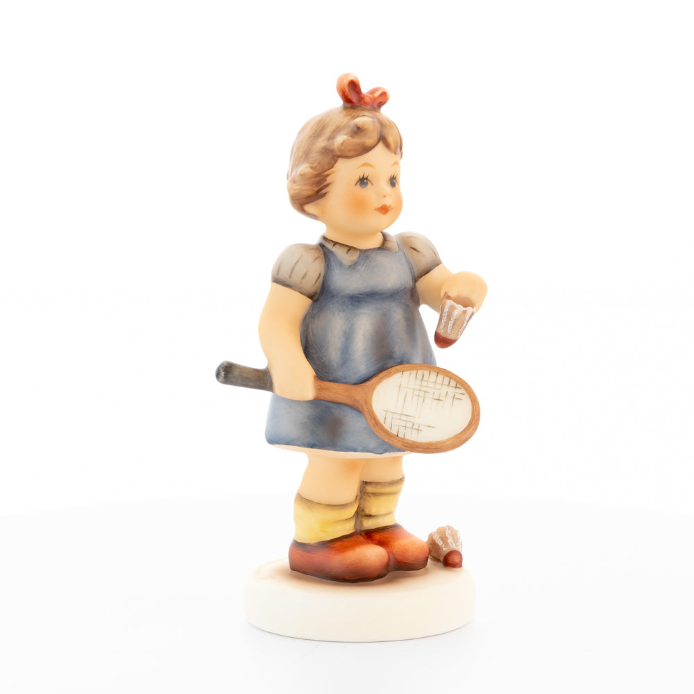 HUM 2442 - Emma - M.I. Hummel Club Zukauffigur 2021/2022