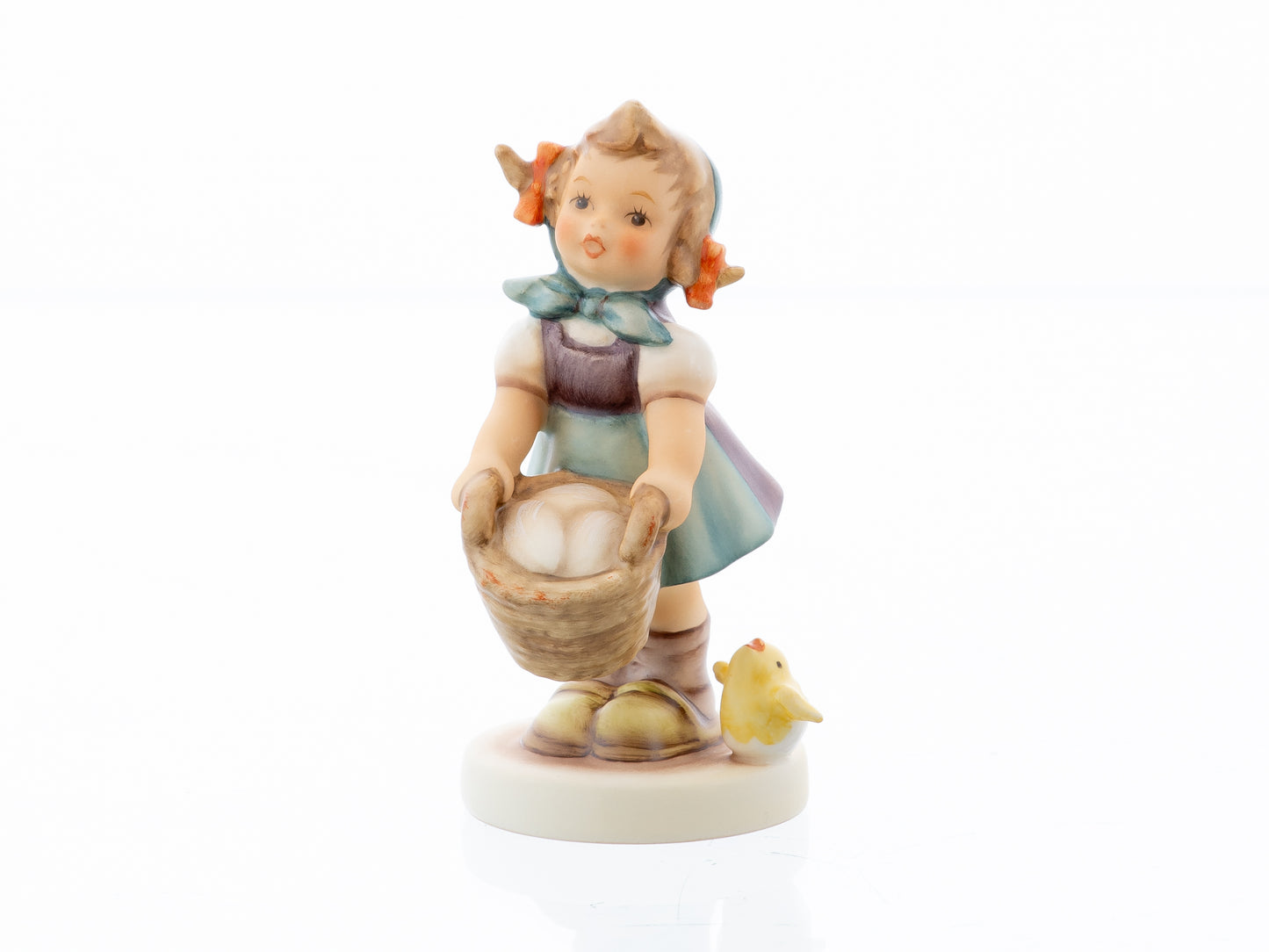 HUM 2451 - Hanna - M.I. Hummel Clubfigur Jahresmitgliedschaft 2024/2025
