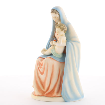 HUM 151 - Sitzende Madonna mit Kind