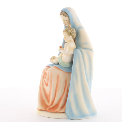 HUM 151 - Sitzende Madonna mit Kind