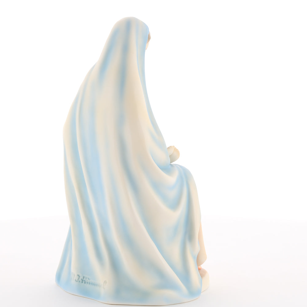 HUM 151 - Sitzende Madonna mit Kind