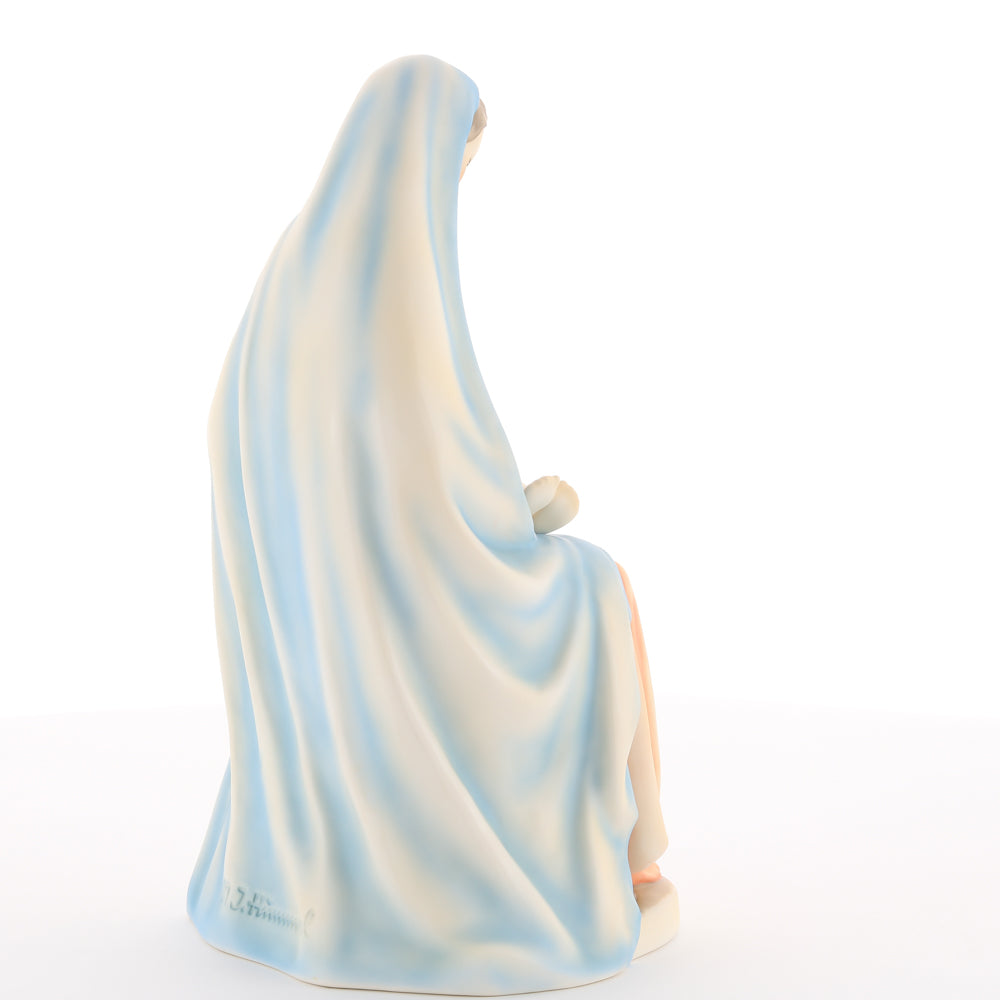 HUM 151 - Sitzende Madonna mit Kind