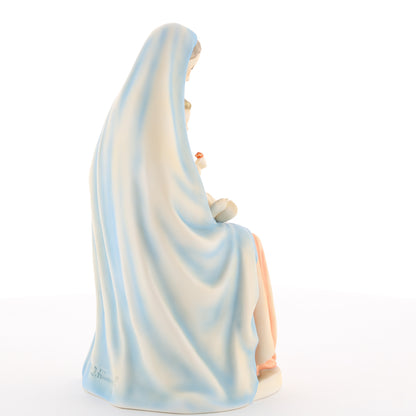HUM 151 - Sitzende Madonna mit Kind