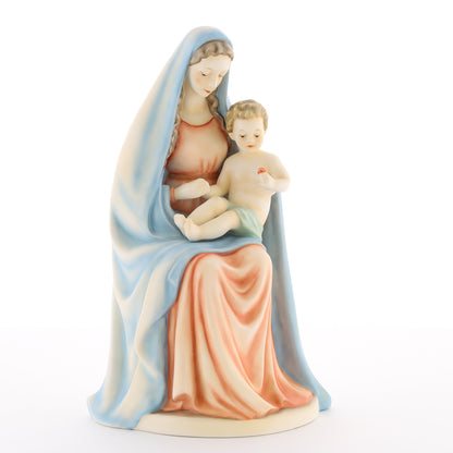 HUM 151 - Sitzende Madonna mit Kind