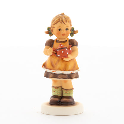 HUM 2411 - Sophie - M.I. Hummel Clubfigur Jahresmitgliedschaft 2020/2021