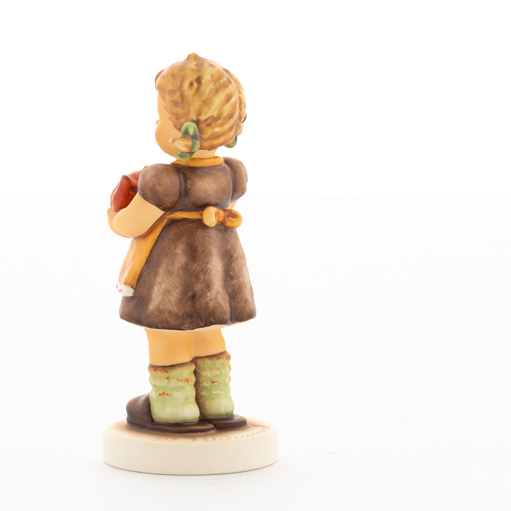 HUM 2411 - Sophie - M.I. Hummel Clubfigur Jahresmitgliedschaft 2020/2021
