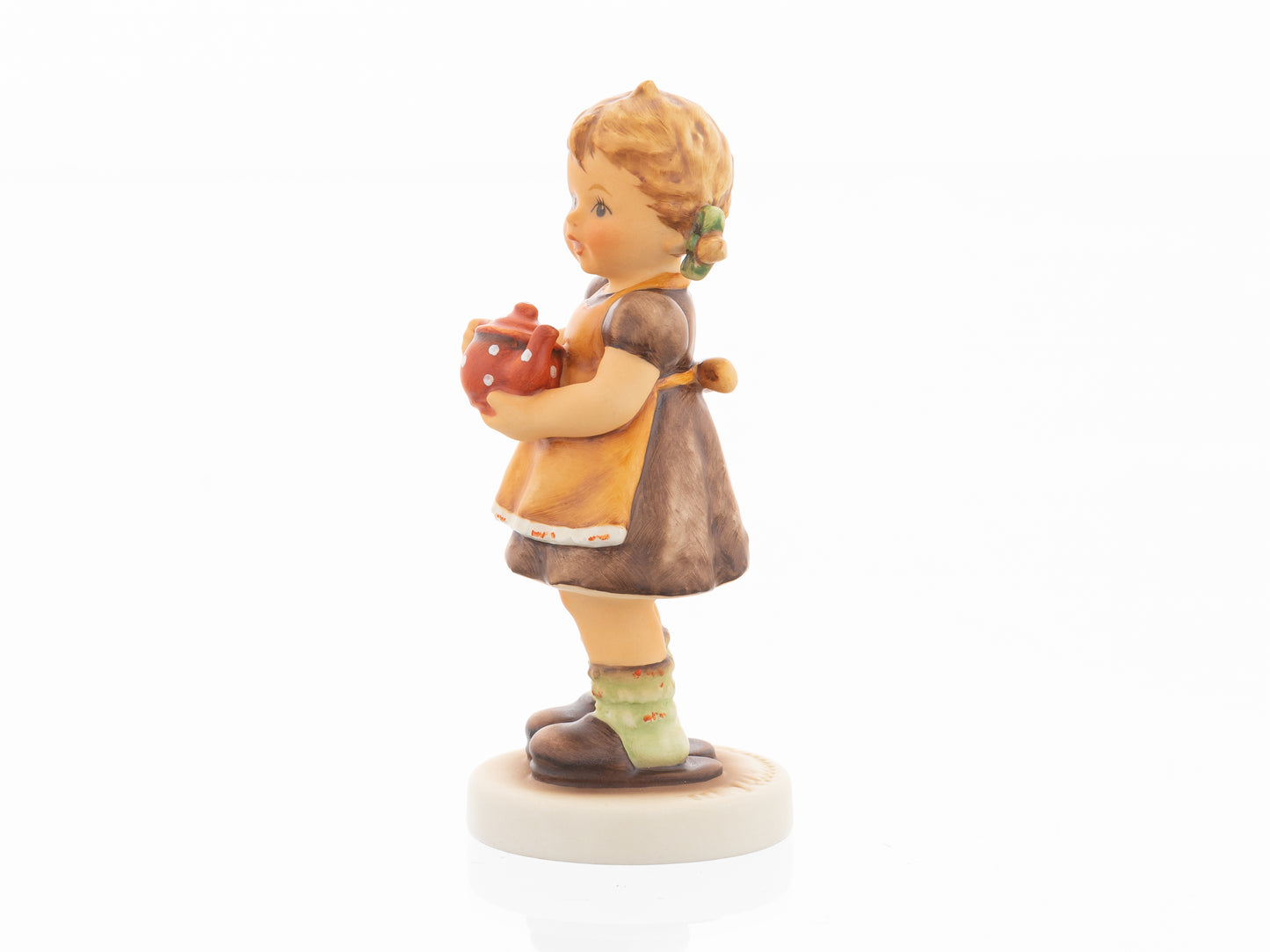 HUM 2411 - Sophie - M.I. Hummel Clubfigur Jahresmitgliedschaft 2020/2021