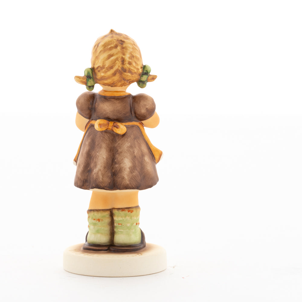 HUM 2411 - Sophie - M.I. Hummel Clubfigur Jahresmitgliedschaft 2020/2021