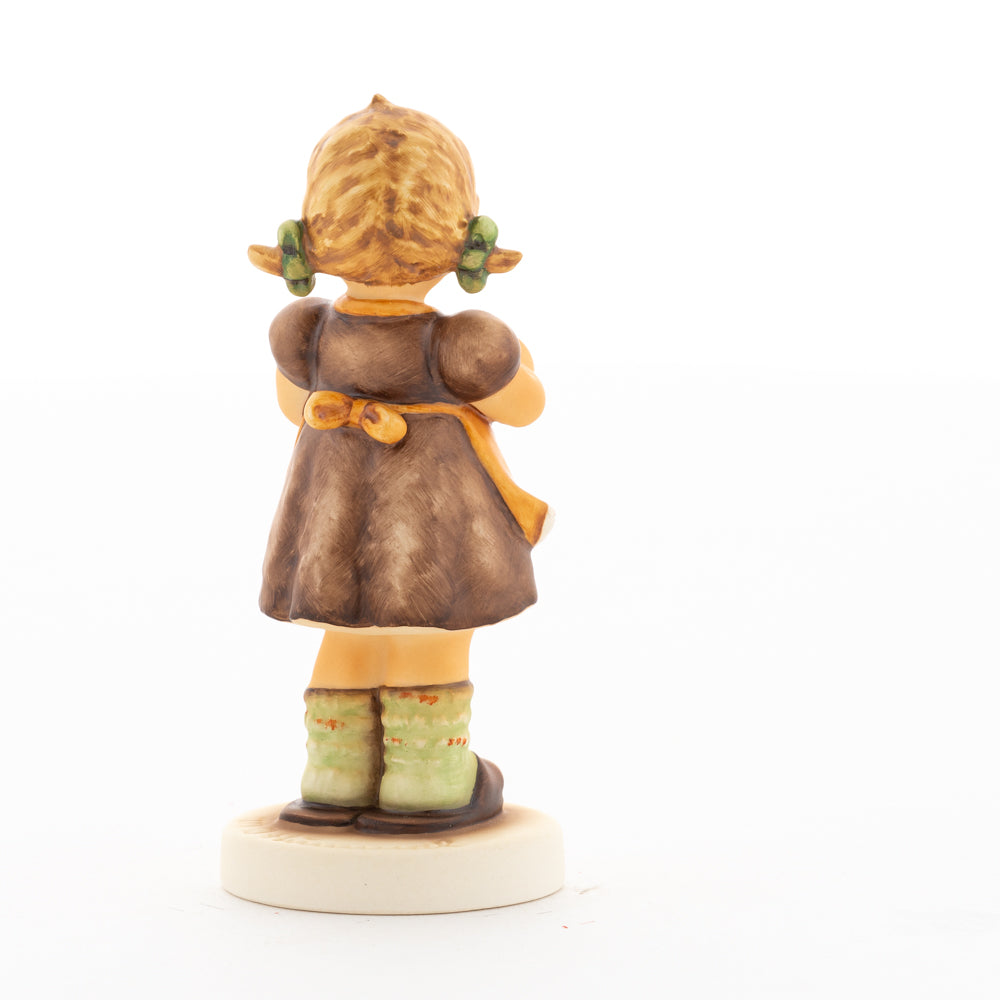 HUM 2411 - Sophie - M.I. Hummel Clubfigur Jahresmitgliedschaft 2020/2021