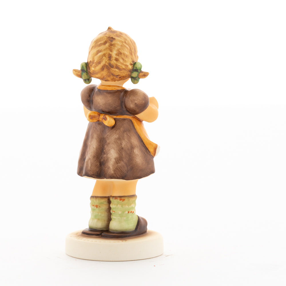 HUM 2411 - Sophie - M.I. Hummel Clubfigur Jahresmitgliedschaft 2020/2021