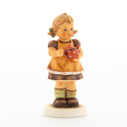 HUM 2411 - Sophie - M.I. Hummel Clubfigur Jahresmitgliedschaft 2020/2021