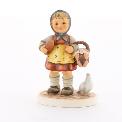 HUM 2426 - Katy - M.I. Hummel Club Zukauffigur Club 2019/2020