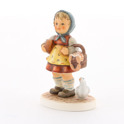 HUM 2426 - Katy - M.I. Hummel Club Zukauffigur Club 2019/2020