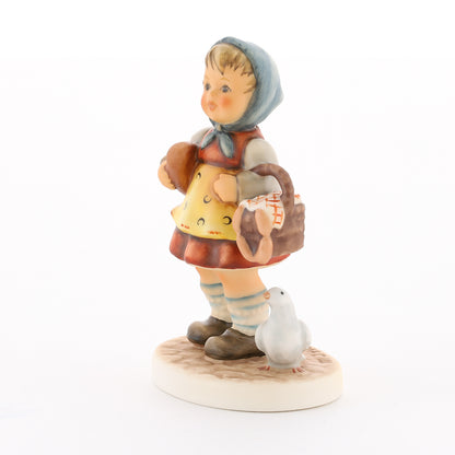 HUM 2426 - Katy - M.I. Hummel Club Zukauffigur Club 2019/2020