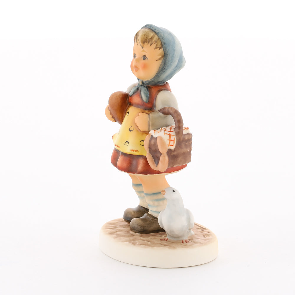 HUM 2426 - Katy - M.I. Hummel Club Zukauffigur Club 2019/2020