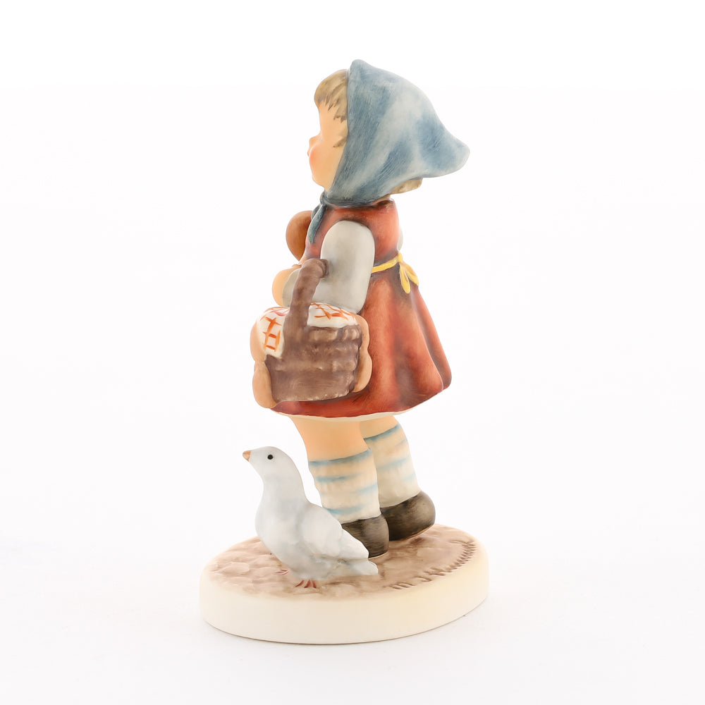 HUM 2426 - Katy - M.I. Hummel Club Zukauffigur Club 2019/2020