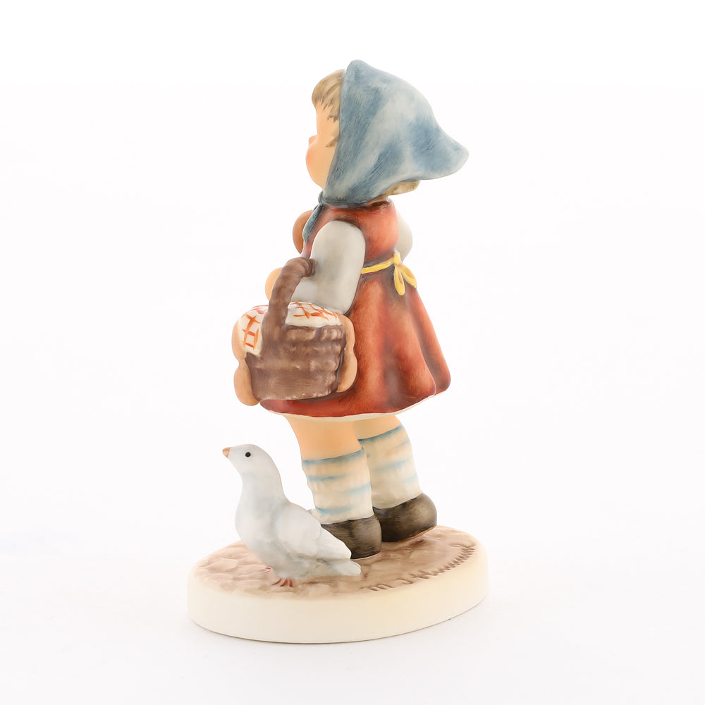 HUM 2426 - Katy - M.I. Hummel Club Zukauffigur Club 2019/2020