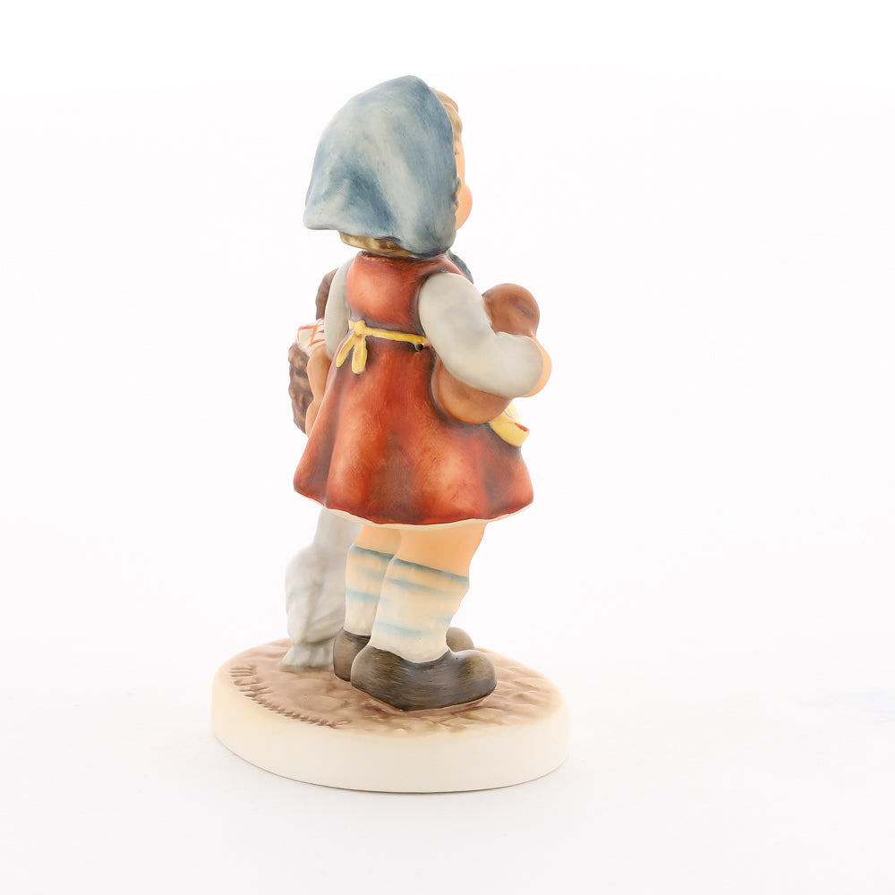 HUM 2426 - Katy - M.I. Hummel Club Zukauffigur Club 2019/2020