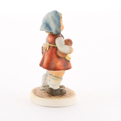 HUM 2426 - Katy - M.I. Hummel Club Zukauffigur Club 2019/2020