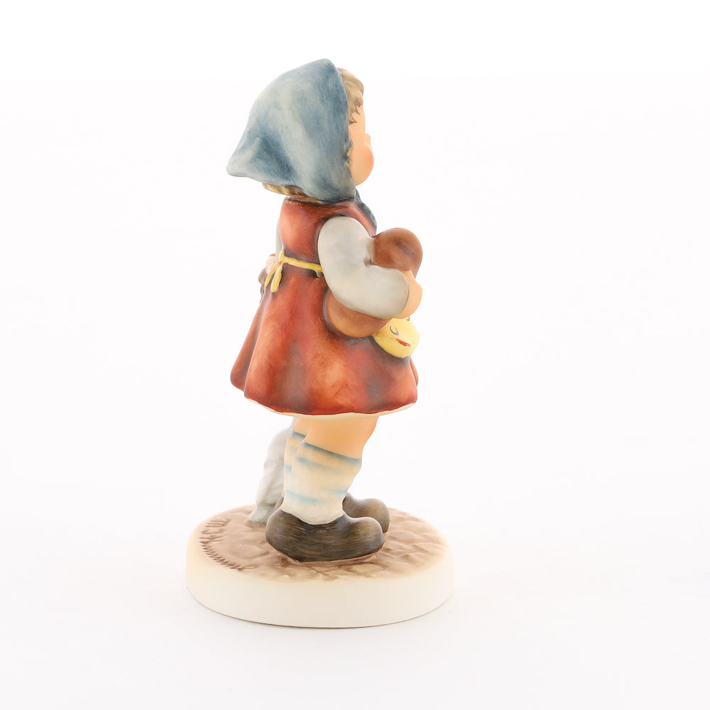 HUM 2426 - Katy - M.I. Hummel Club Zukauffigur Club 2019/2020