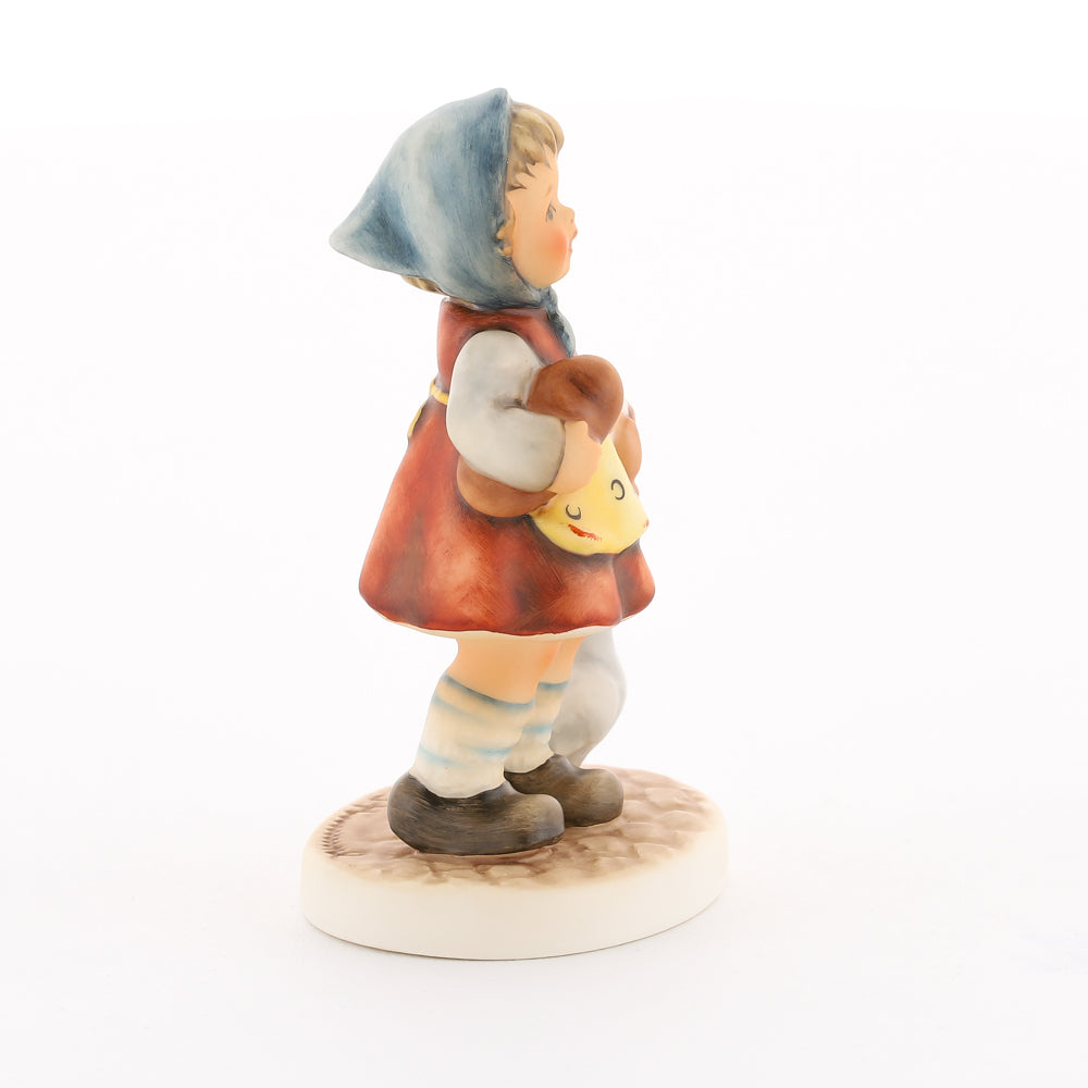HUM 2426 - Katy - M.I. Hummel Club Zukauffigur Club 2019/2020