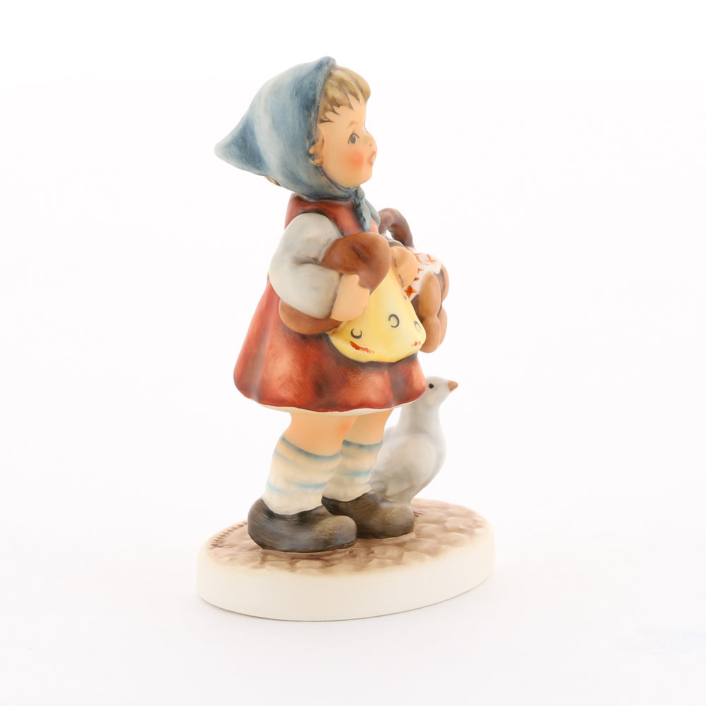 HUM 2426 - Katy - M.I. Hummel Club Zukauffigur Club 2019/2020