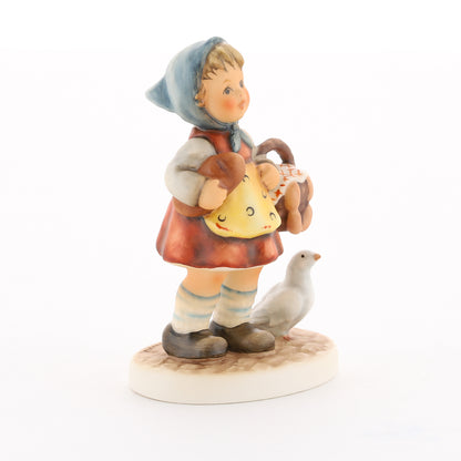 HUM 2426 - Katy - M.I. Hummel Club Zukauffigur Club 2019/2020
