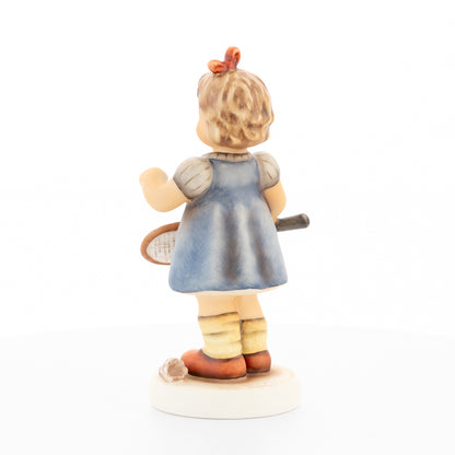 HUM 2442 - Emma - M.I. Hummel Club Zukauffigur 2021/2022